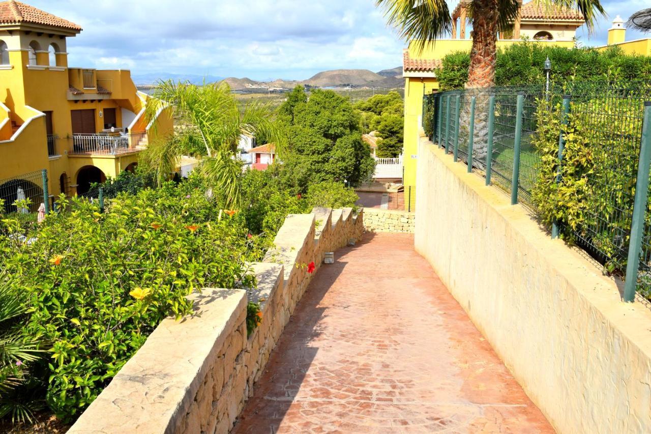 Apartamento Con Hermoso Jardin Y Ac Isla Plana Exterior photo