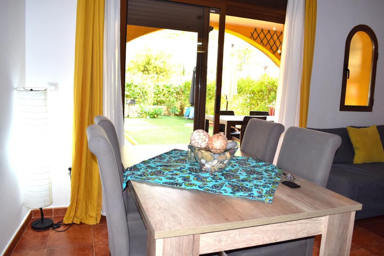 Apartamento Con Hermoso Jardin Y Ac Isla Plana Exterior photo