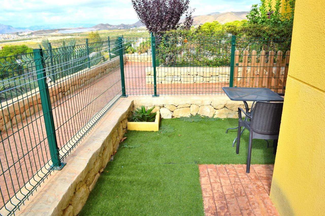 Apartamento Con Hermoso Jardin Y Ac Isla Plana Exterior photo