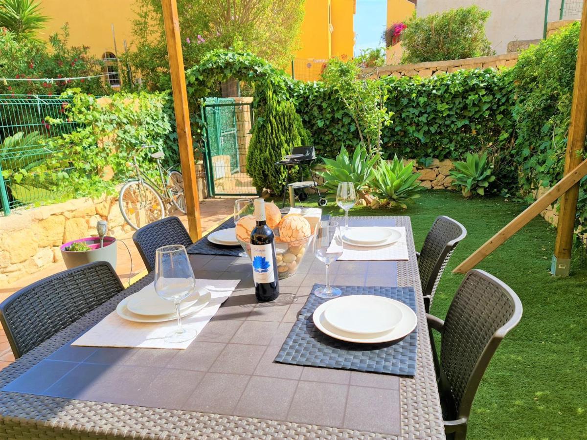 Apartamento Con Hermoso Jardin Y Ac Isla Plana Exterior photo